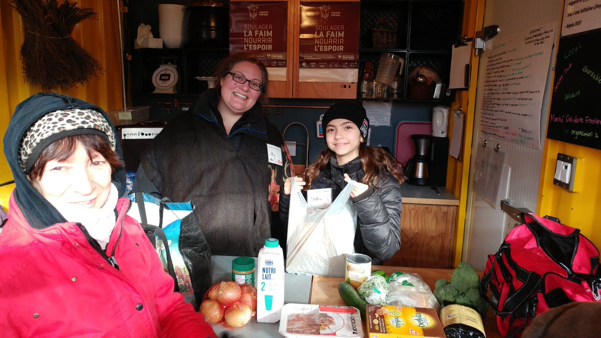 Regroup_Partage's tweet photo. Le #MagasinPartage de #Noel2017 du Centre-Sud démarre ses activités pour cette année 🎉🎄🎅
Situé au Marché Frontenac, ce #MagasinPartage desservira 180 familles pour les Fêtes. https://t.co/SDsGqhRIpi