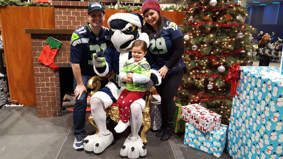 GynaOG's tweet photo. #hawksmiles Go Hawks! https://t.co/kZdO7n2xsI