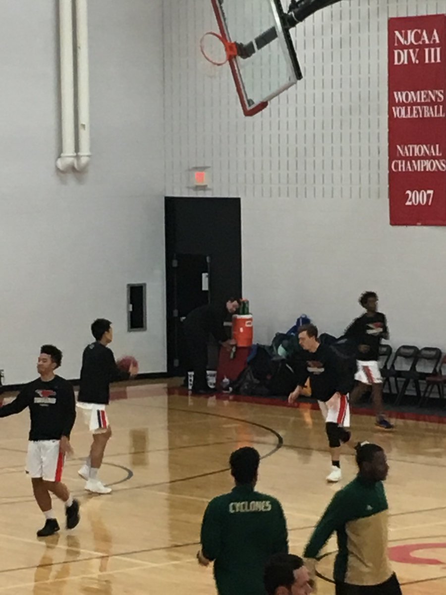 IamtheMacdaddy's tweet photo. Big D warming up #clchoops https://t.co/MYBfHns1rI