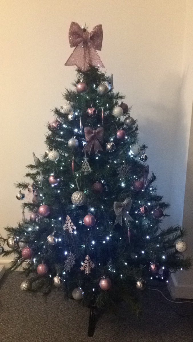 kayessx's tweet photo. just love my twee🎄 #christmas #christmastree #everythingpink https://t.co/1NBVynGg9a
