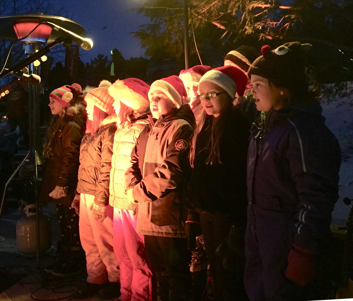 TonyMancini_NS's tweet photo. What a wonderful time at our Shubie Tree Lighting.  We are so lucky live in such a beautiful community.  merry Christmas everyone.  @TimothyHalman @DarrenFisherNS @HalifaxSAR @HRPMountedUnit @halifaxfire @ShubieCanal @LindellSmithHFX https://t.co/Q2XVi2q9aO
