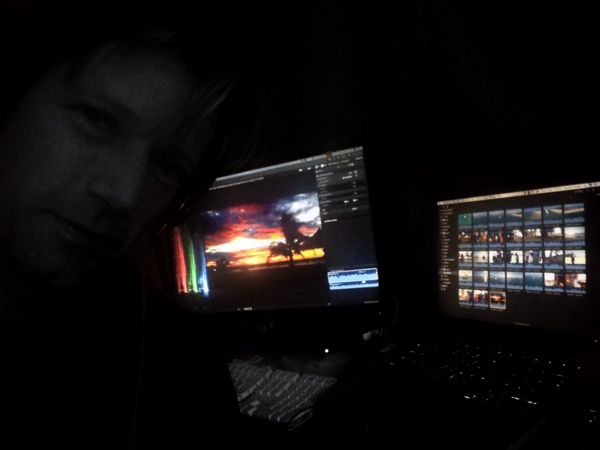 Euvrard_Loubser's tweet photo. ✂️🎞Choppin' into Sunday morning 🦉🌛🌇 only the few still awake at this ghostly hour. 👻💀💤 #postproduction #fcpx #finalcutprox #idiothour #edit https://t.co/1vpnXR4tXQ