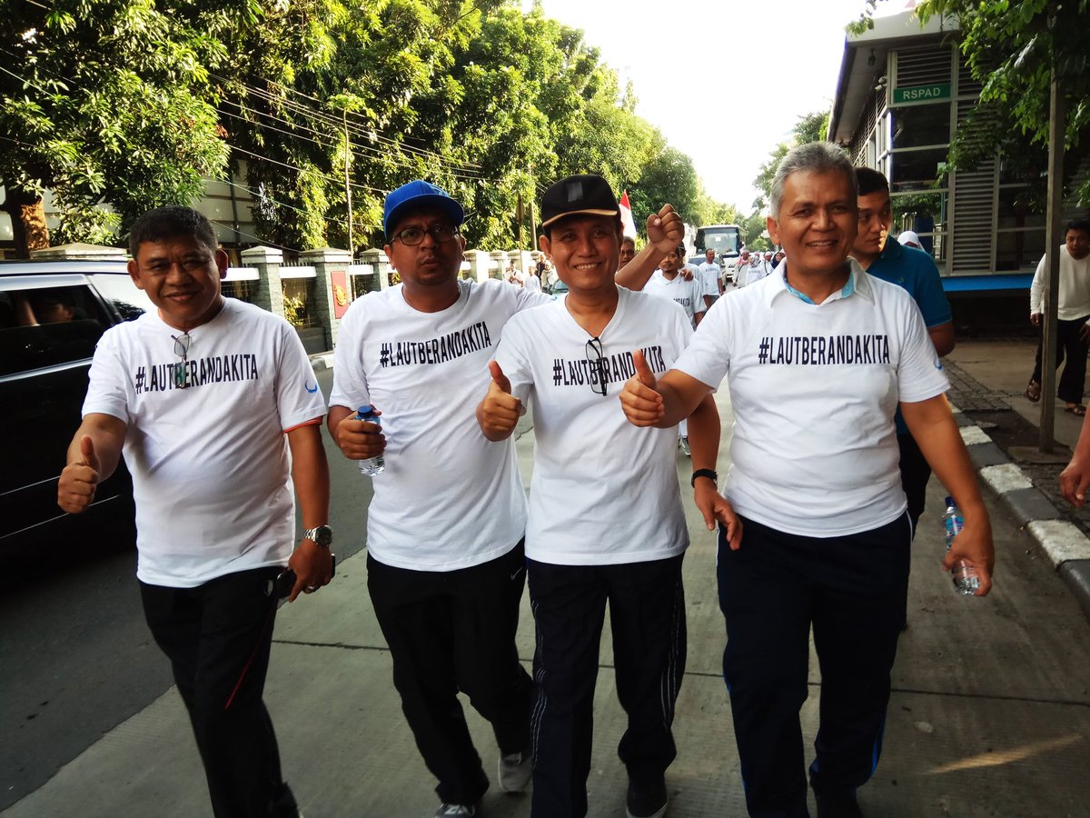 Fun walk KKP : Reduce Your Plastic Waste.  <a href="/kkpgoid/">KKP RI</a> <a href="/susipudjiastuti/">Susi Pudjiastuti</a>