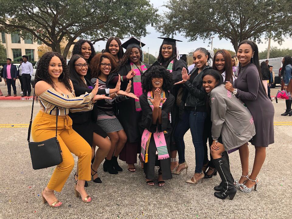 PV_AKAs's tweet photo. A few of the Fall โ17 graduates ๐๐ #ThosePVAKAs #AKA1908 #ZetaGamma #MoreThanPretty #SisterhoodInOurHearts https://t.co/YrFr16pFKn