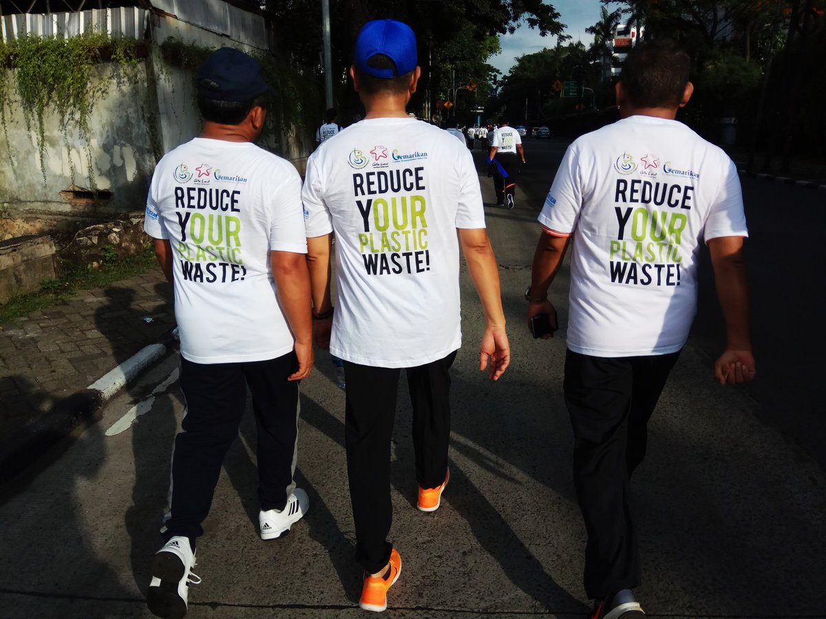 Fun walk KKP : Reduce Your Plastic Waste.  <a href="/kkpgoid/">KKP RI</a> <a href="/susipudjiastuti/">Susi Pudjiastuti</a>