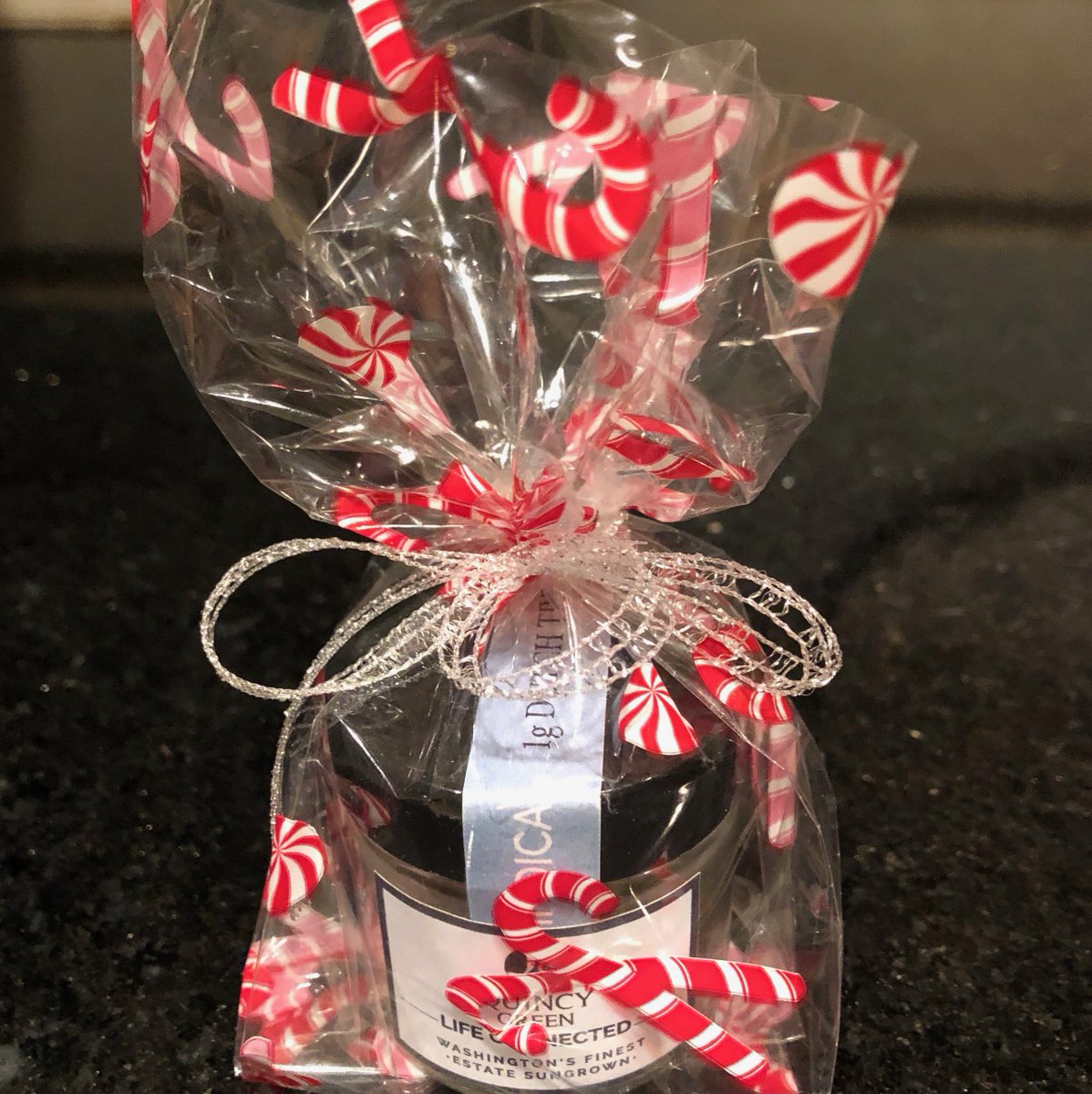 QuincyGreenLLC's tweet photo. ‘Tis the season!  Happy holiday parties to you!  #holidaycheer #PartyReady #SustainableFlower https://t.co/72iQe1qpQf
