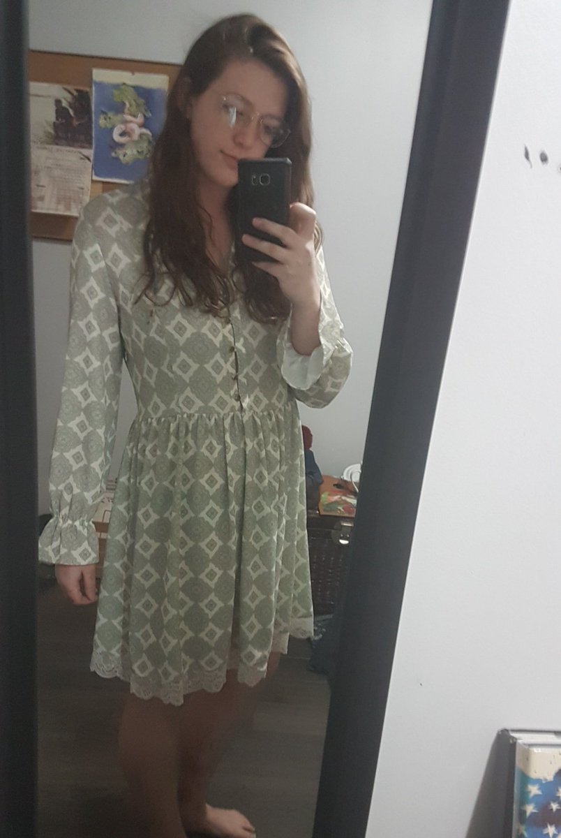 jhjuleshall's tweet photo. This was only $10. nuFf SaiD.
Jk I'm so pumped about it there'll never be enough said about dope thrift finds #10dollasbaby #brokebutstylin #sendinit #lol https://t.co/wpwg90NeY6