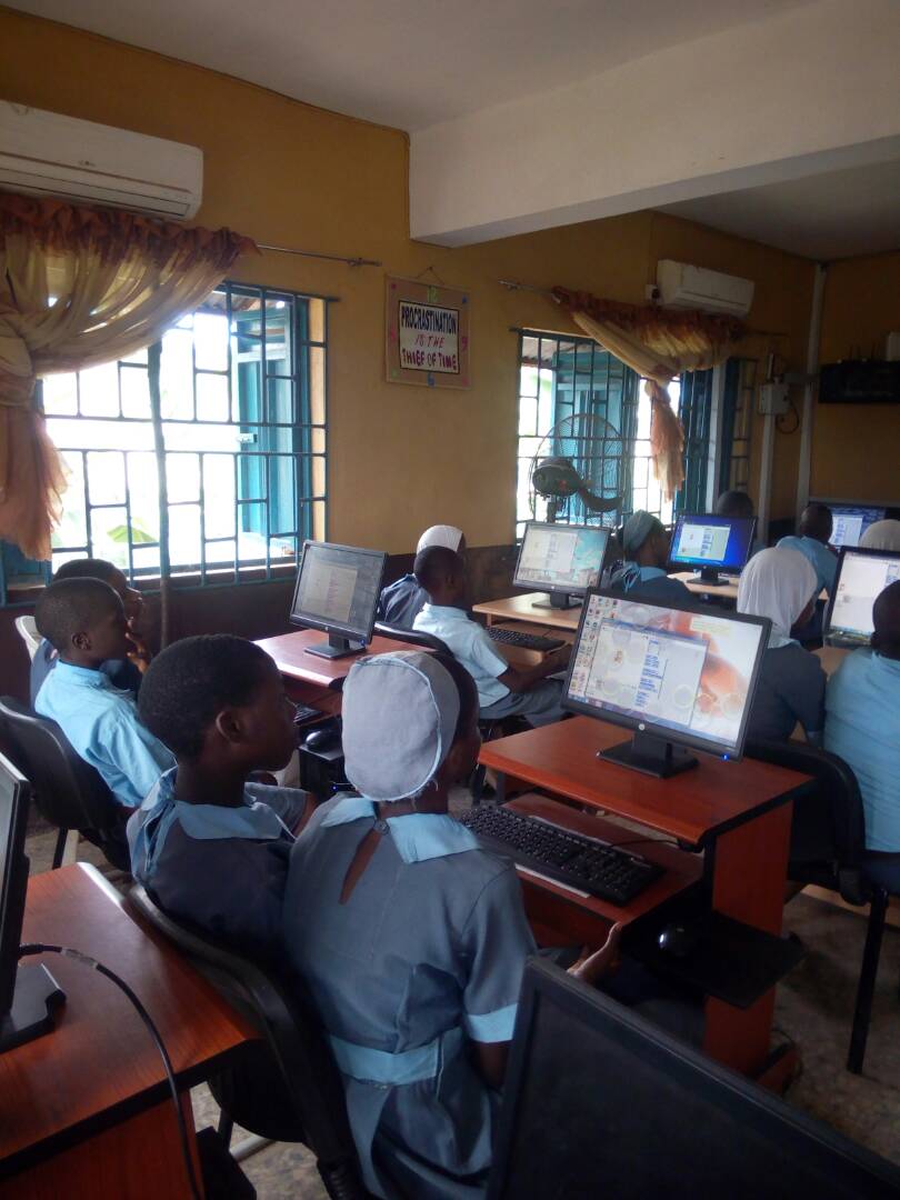veracityhouse's tweet photo. @veracityhouse _ @CodeLagos CodeLagos phase II activities at the Olorunfunmi Junior Grammar School, Idimu, Lagos @Miiday @TrafficChiefNG @Gidi_Traffic @codeorg @GABONIAVERACITY https://t.co/OYLLA9pLDx
