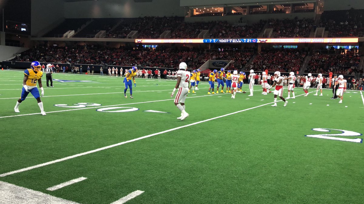 PrepNation_TV's tweet photo. #TXPrepStars: Class #4AI Semifinal 
Photo Gallery 15 By Boss Hogg BBQ.
@CarthageDawgs 46-39 @LVPirates
FINAL #TXHSFB #UILTexas https://t.co/y8PGvhAKO0