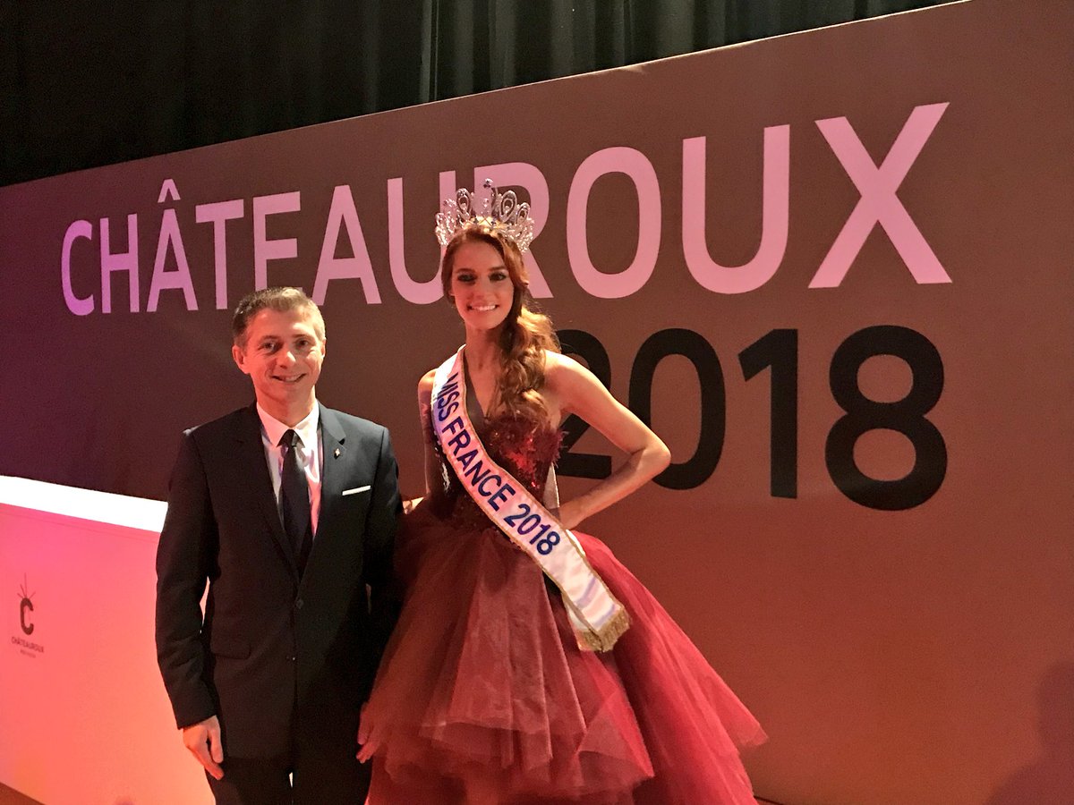 Chateauroux36's tweet photo. [#ÉVÉNEMENT] Maëva Coucke, Miss Nord-Pas-de-Calais, élue @MissFrance 2018, ce soir à #Châteauroux, en direct sur @TF1 et félicitée par @GilAverous, un Maire heureux pour sa ville, le département et la région. Vive notre future ambassadrice ! 🤩 🇫🇷 https://t.co/H1xwluu7lL