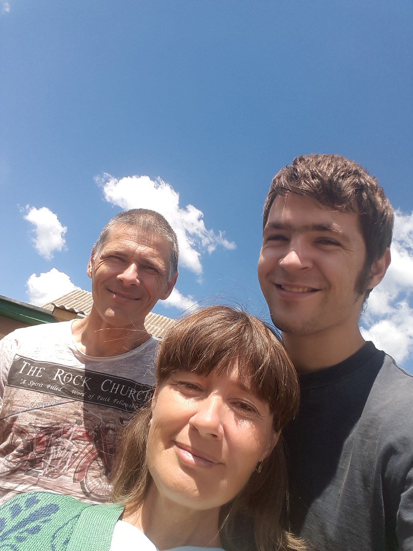DenyaFilipenko's tweet image. Вместе с родителями
Together with parents