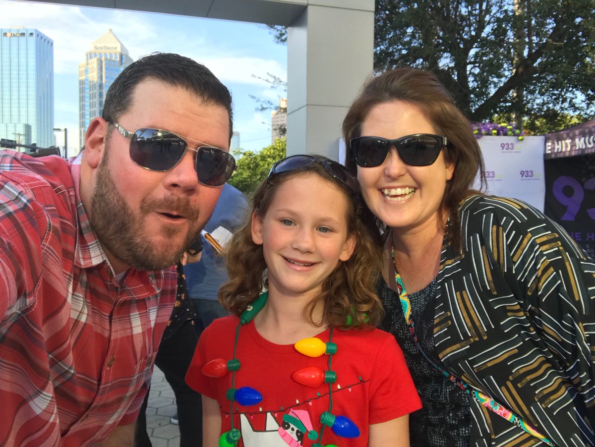 rowell213's tweet photo. @Kaneshow #WeStillLoveYouEvenThoughYouDroppedMyPhone❤️ https://t.co/XePO1jPkcS