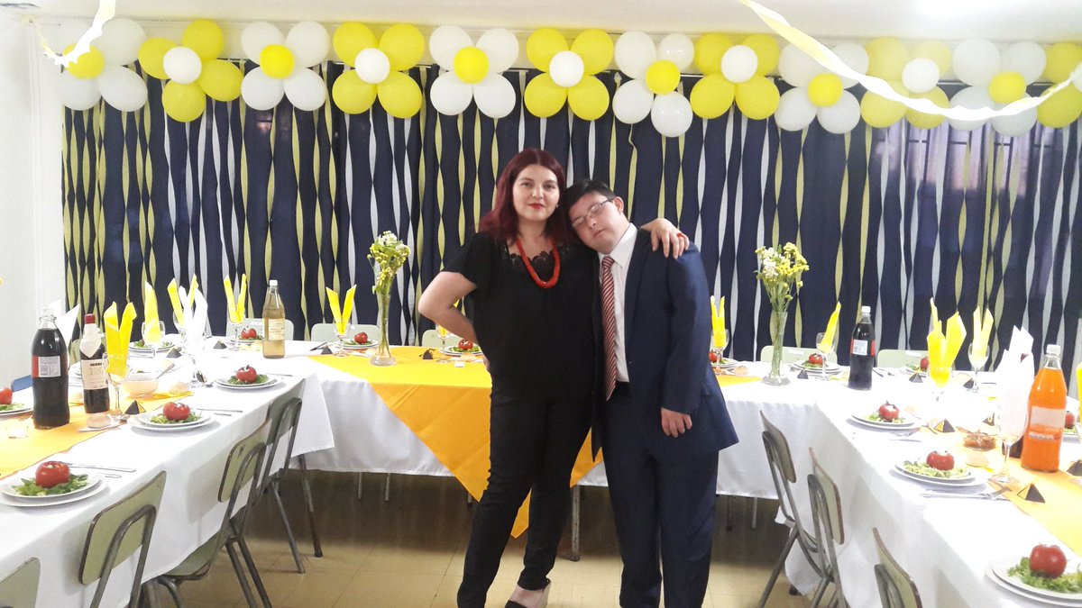 ayerimgv's tweet photo. Cena de Gala @integracionesc https://t.co/cNvV47Ztju