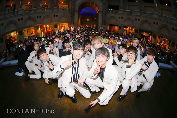 dreamenet's tweet photo. Apeace ８枚目のシングル「BANG! BURN! LOVE」店着日のデイリーチャートは13位！！リリースイベントを各地で大盛況の中、開催中！ https://t.co/bHHuvsAtgb https://t.co/N4ZL3BHy0K