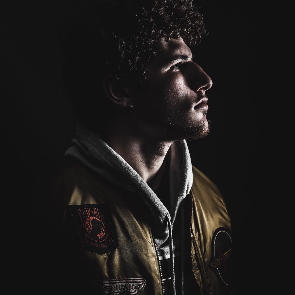MatthewGold's tweet photo. #NewProfilePic #swag #imsoocool https://t.co/EjIVYyCqF4