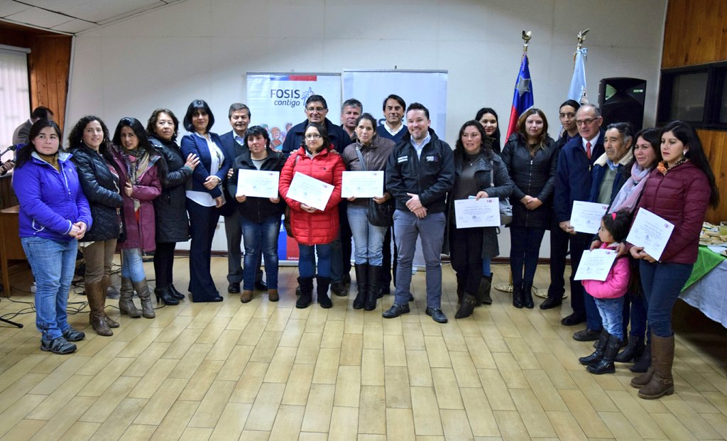 FOSIS_Maule's tweet photo. Gobierno genera un #ChileMejor con ahorro del hogar, hábitos alimenticios saludables y mayor calidad de vida para familias de #Colbún gracias a nuestro Programa Autoconsumo https://t.co/7vgfaK2cQq
