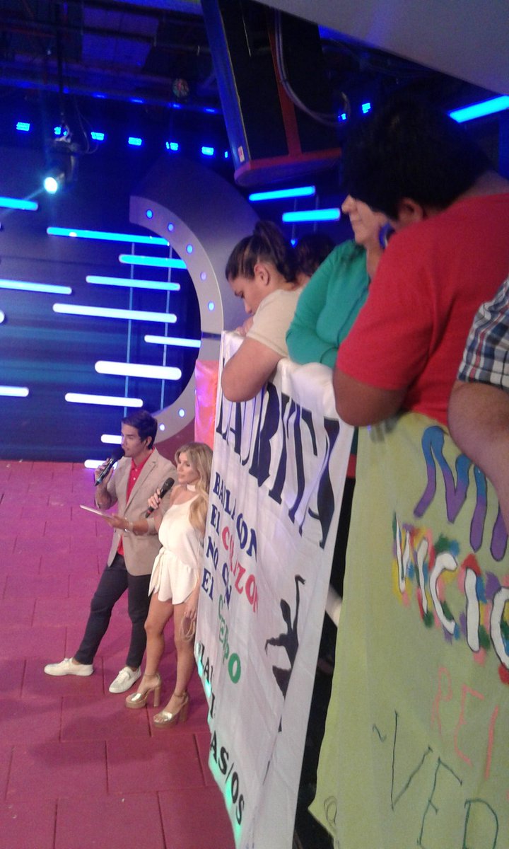 Chris_prestige's tweet photo. Disfrutando a pleno de @combatearg , feliz de acompañarte y alentarte desde la tribuna @laufer4 ♥
BAILA FEDELAU AL 13013📱
#CombateBonus https://t.co/fX0OxWE9dc
