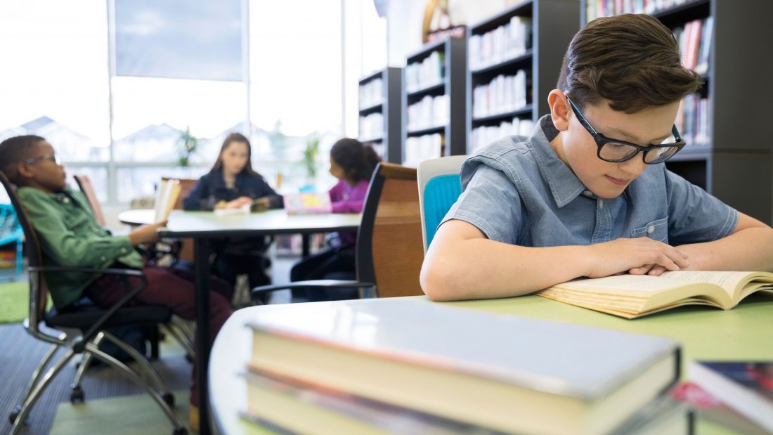 edutopia's tweet photo. How to run a book tasting in your classroom: https://t.co/TGVnE8S79X https://t.co/WW0HBbNSGj