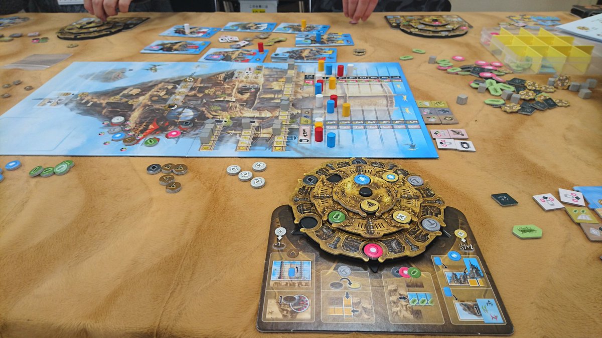 mitoride's tweet image. 浜logさんへお邪魔しました。
クィーンドミノ、ノーリアとか。