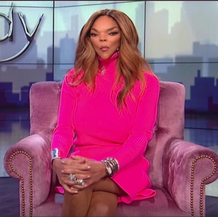 SWINEEEEEEEEEEE's tweet image. I haven’t had any time to think of what I want for Christmas and it’s so soon