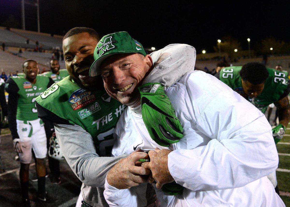 ESPNCFB's tweet image. The longest bowl win streak in the country?

That belongs to Marshall, which won its 6th straight tonight.
