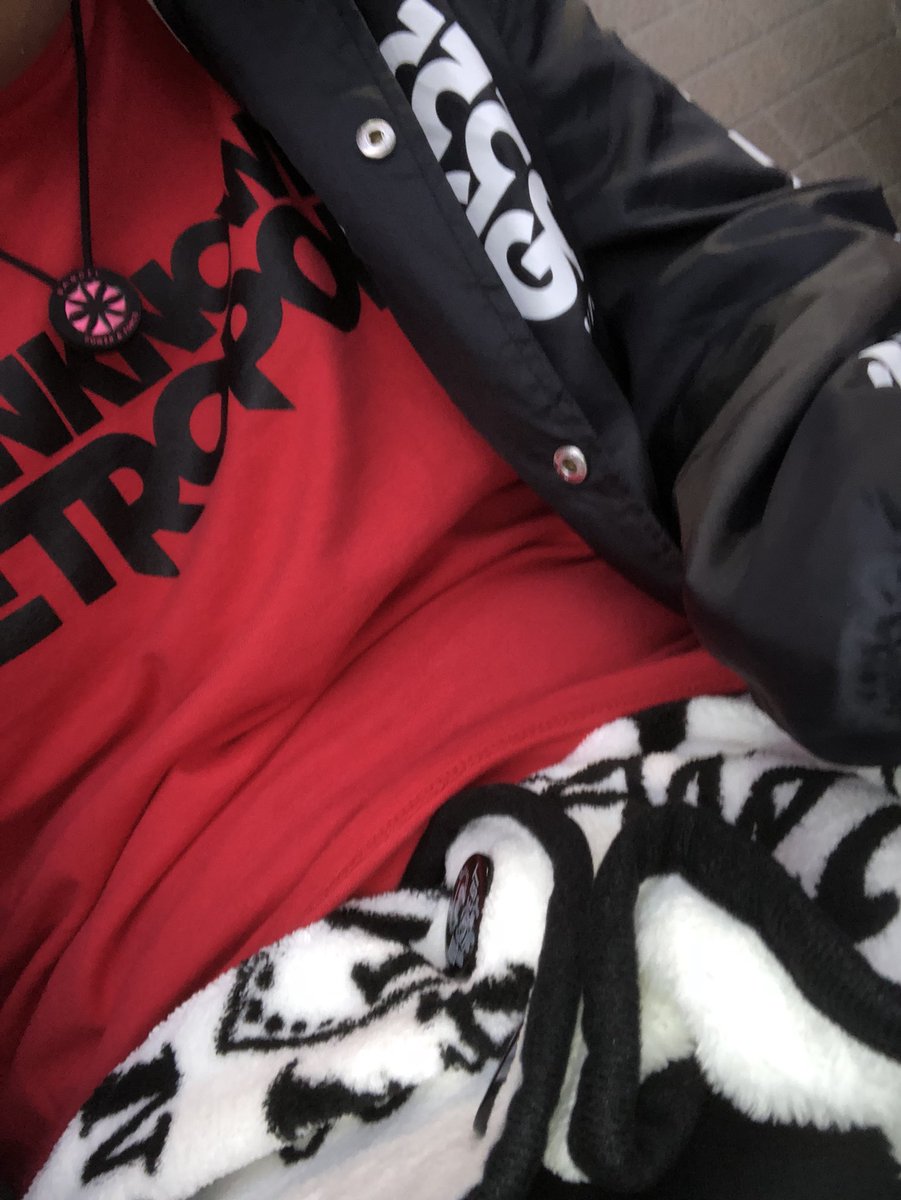 rendansu0221's tweet photo. 〜UNKNOWNMETROPOLI〜
                                          inFUKUOKA

7人が揃えばやっぱ最高🤩
臣君の「叫べ！」はバリかっこいいし！！
NAOTOのダンスもカッコよかったし
隆二がキスされた時は周りが凄かった

#UNKNOWNMETROPOLIZ 
#三代目JSoulBrothers https://t.co/hHqpjOV7Gk