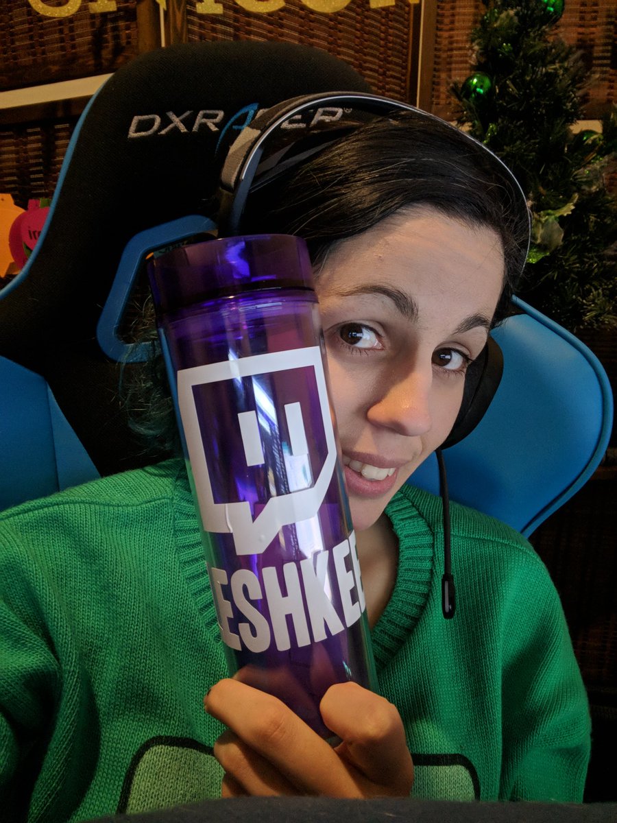 Leshkee's tweet image. Also, giving away a custom purple tumbler via Twitter similar to the one pictured here (but done better)! You choose a design and what name to put on it. Simply follow, and Like this post to enter! I'll draw the winner tomorrow at 12pm EST! Retweet = extra entry.