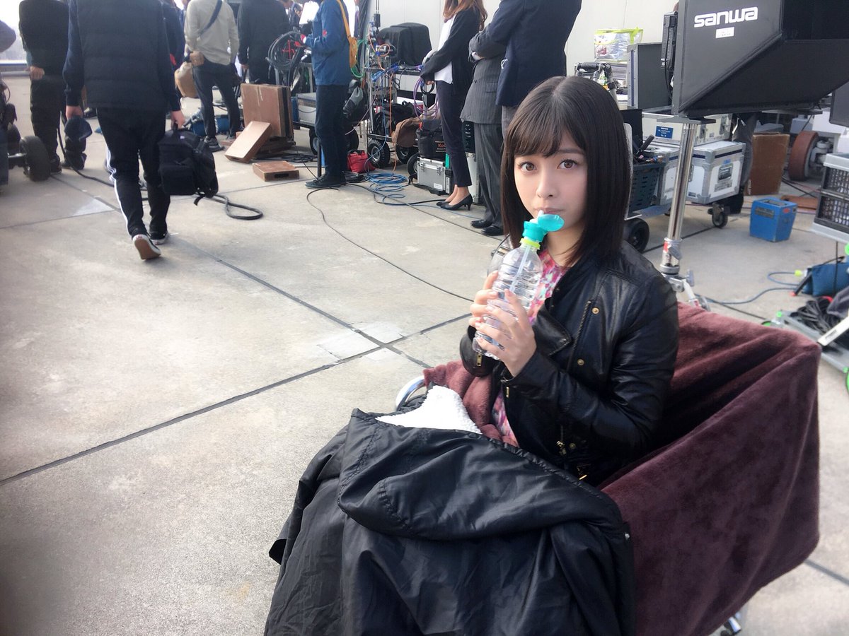 橋本環奈 地味に台に上ってる私 不意に撮られてマヌケな顔をしてる私 です 崩壊3rdの新cmが公開されてます 空き時間に ゲーム崩壊3rdをずっとやってます 楽しい 映像も綺麗で可愛い女の子達が戦ってます これはハマります 皆さんもぜひ 崩壊3rd 橋本環奈 地味に台に上ってる私 不意に撮られてマヌケな顔をしてる私 です 崩壊3rdの新cmが公開されてます 空き時間に ゲーム崩壊3rdをずっとやってます 楽しい 映像も綺麗で可愛い女の子達が戦ってます これはハマります 皆さんもぜひ 崩壊3rd