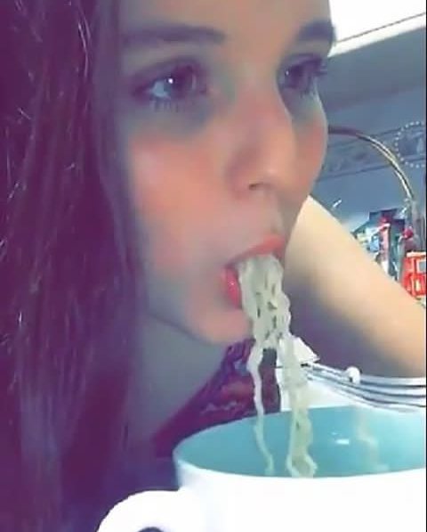 Vai um miojo aí ? 😂😂😂