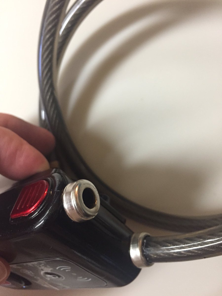 The_ReviewMan's tweet photo. #bluetoothlock Finally steppes int the technology age with this digital alarm lock for my bike. I can unlock via proximity or go into the app. Also if someone try to mess with it too much it’ll sound the ALARM. Got it at https://t.co/a3Eo3sQ2MV… Pretty cool. https://t.co/Wwb7xISirp