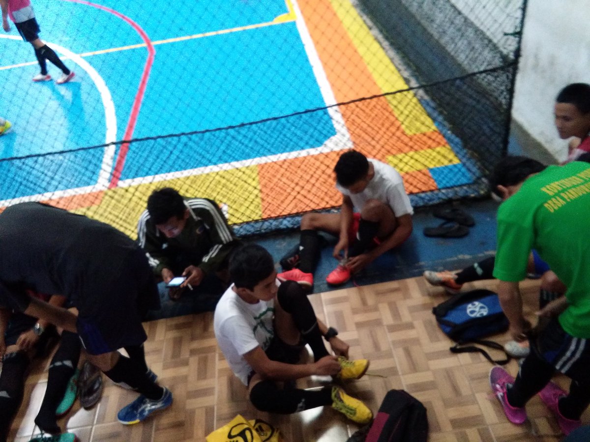 3gsSlemania's tweet photo. Galery Turnamen Futsal Slemania Slemaningrat vs Slemania GitoGati dgn sekor Akhir 5-2 #Slemania #Slemania3gs #Gitogati #H1JAUSE7ATI https://t.co/vZI7AwJP1r