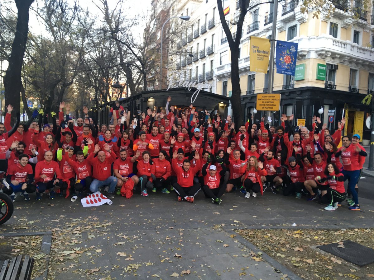 CocaColaEP_es's tweet photo. Orgullosos de nuestro equipo Ambassador que ha llegado bien temprano y derrochando energía para participar en la #CarreraDeLasEmpresas. Cuatro de cada diez son mujeres. ¡Mucho éxito #runners! #Equipazo https://t.co/IVZbydvPc1