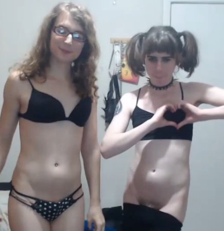 See @KlintelleMoore and @calliope2k live now> https://t.co/e4dxSnerti  @FollowYayu @BabesPromo1 @MyFriendonCam