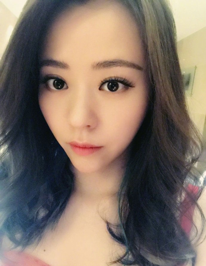 ZhanglyJane's tweet photo. 像不像言情小说封面 https://t.co/Yk58NRKYAY