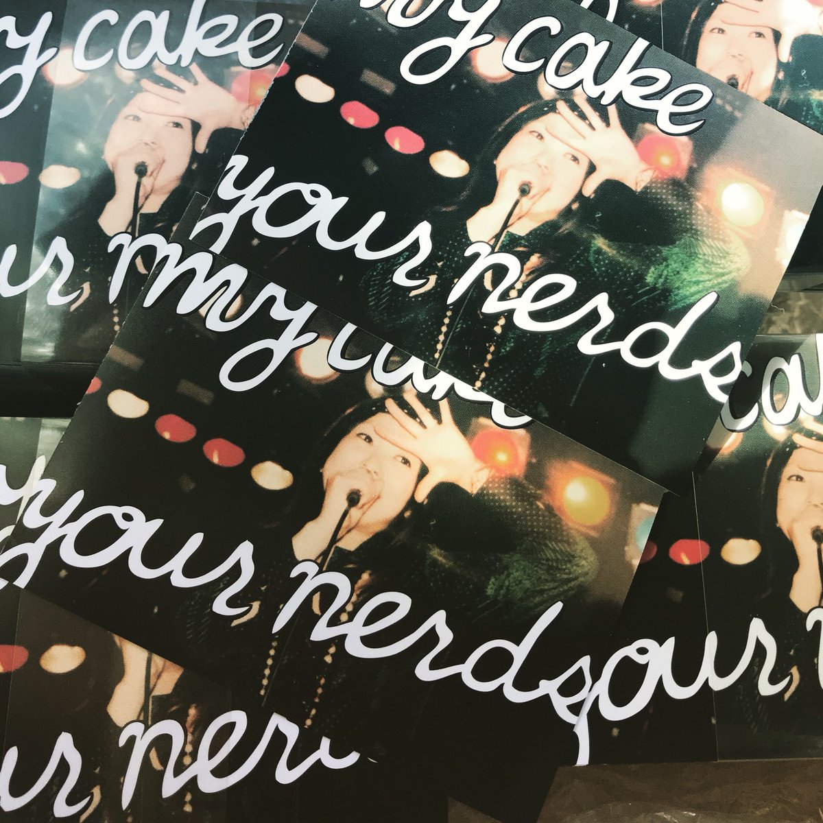mycakeyournerds's tweet photo. 【ライブ】本日・12/17(日)新町のカフェ メリメロにてライブをさせて頂きます♡18:00オープン19:05出番予定です♡1,000yen(1drink付)♡最高のステッカー作りました♡
https://t.co/CspuyL3puZ https://t.co/fQH2riLYxL