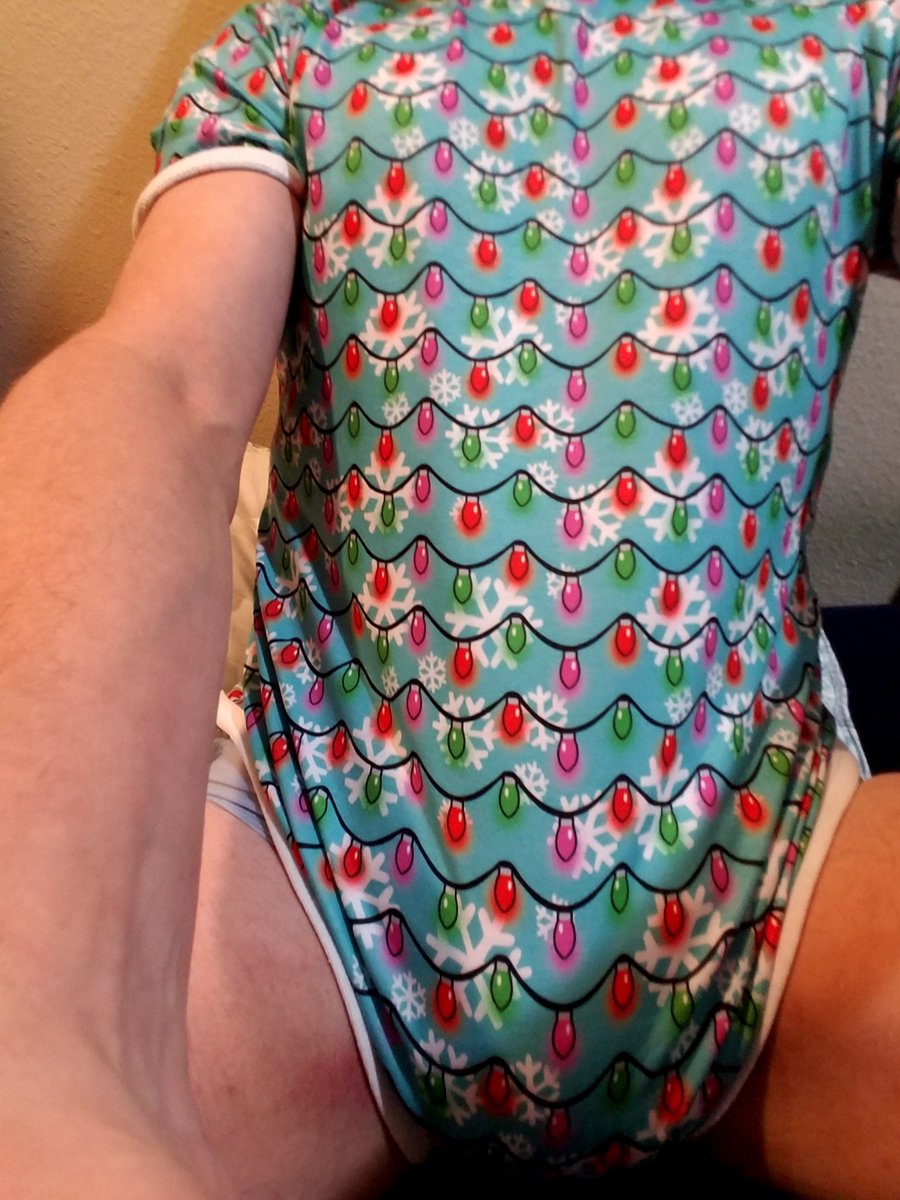 DapperDiaperDan's tweet photo. It arrived today and been wearing my Christmas Onsie from @BurlesqueBabies all day! SOOOPER soft and love the metal snaps!
#ABDL #Littlespace #abdlcommunity #adultonsie https://t.co/S1hBEF8IJs