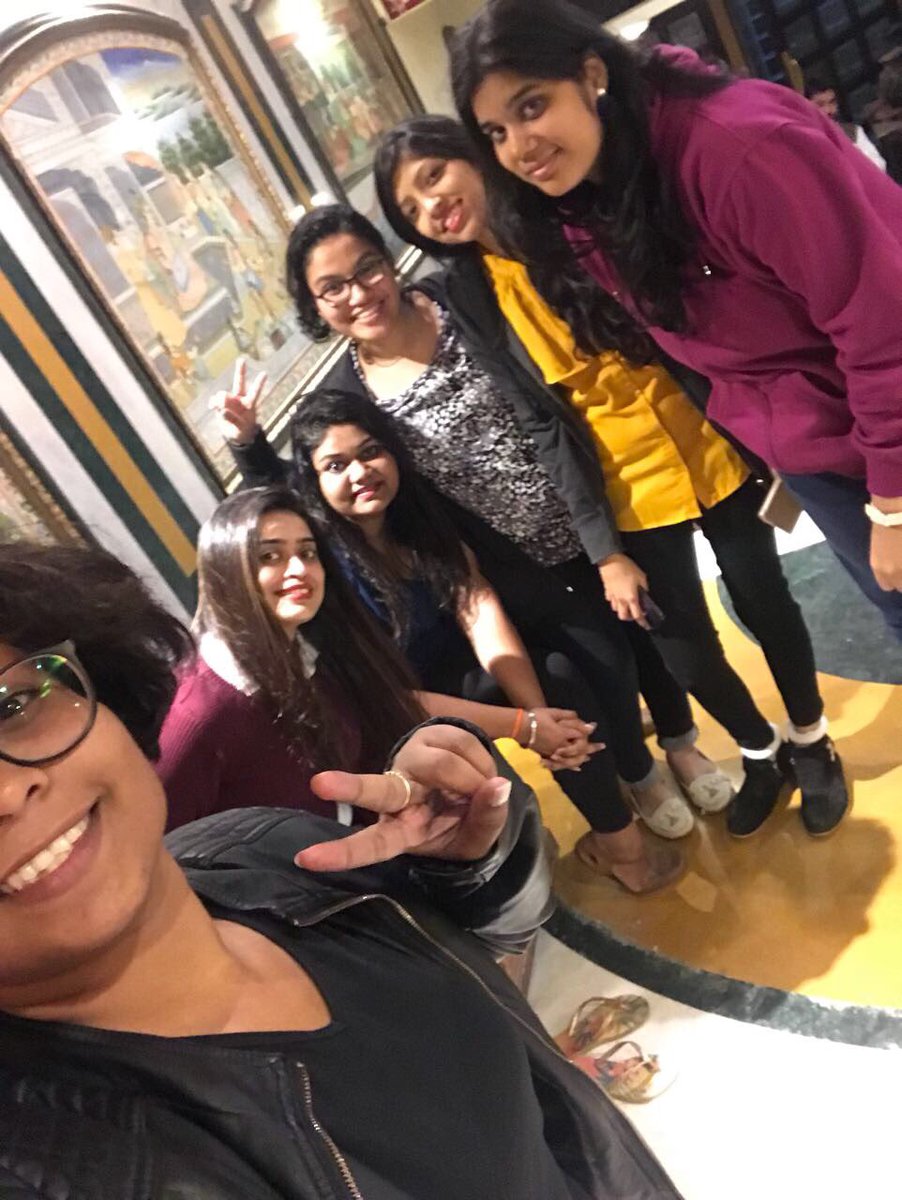 deepal_shinde's tweet photo. Some memories never fade🤟🏽 #Jaipurdiaries @bhatteaishwarya @MayuriNarkar @ChavanSukhada @Abhilashamalik5 https://t.co/fKrCEeIdm8