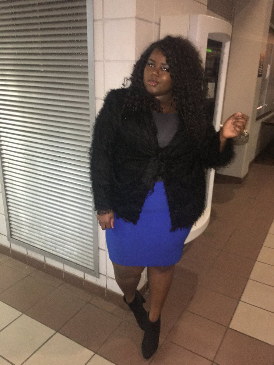 Quinshaye's tweet photo. I be feeling like Tyra (@tyrabanks) on my way from the banks. ๐
#Suchaqutie #MakingmovesALL2018 https://t.co/8RyUTVeV7K