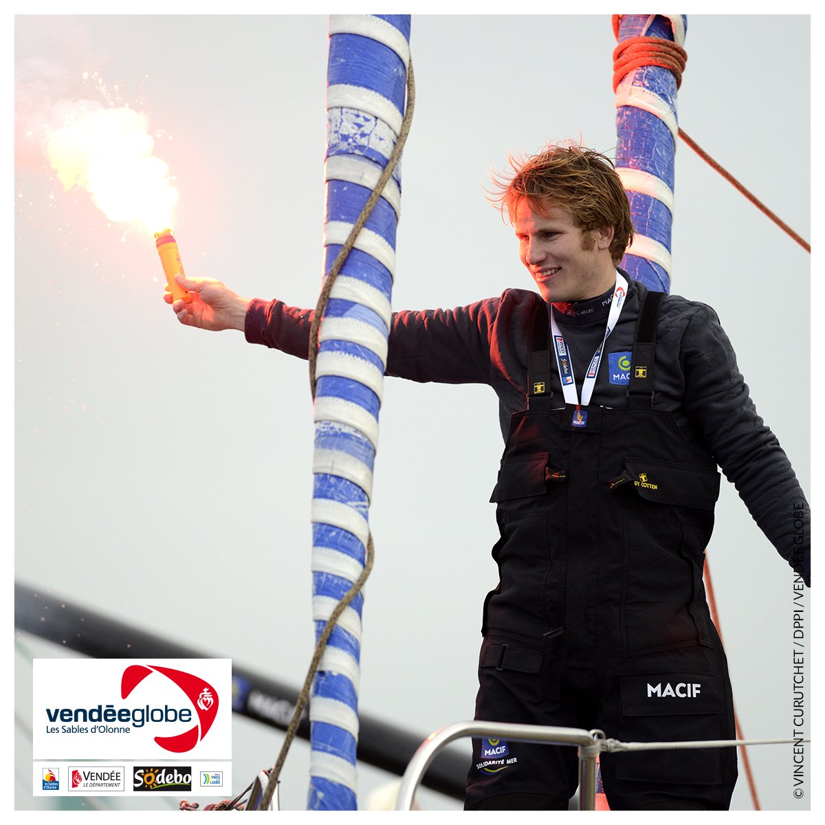 VendeeGlobe's tweet photo. FELICITATIONS @francoisgabart !
A peine 4 ans après sa victoire sur le #VendeeGlobe, le skipper du @trimaranMACIF pulvérise le record du #TourDuMonde en solitaire en 42 jrs 16h et 40min 🏆 https://t.co/PhwdnwOopy