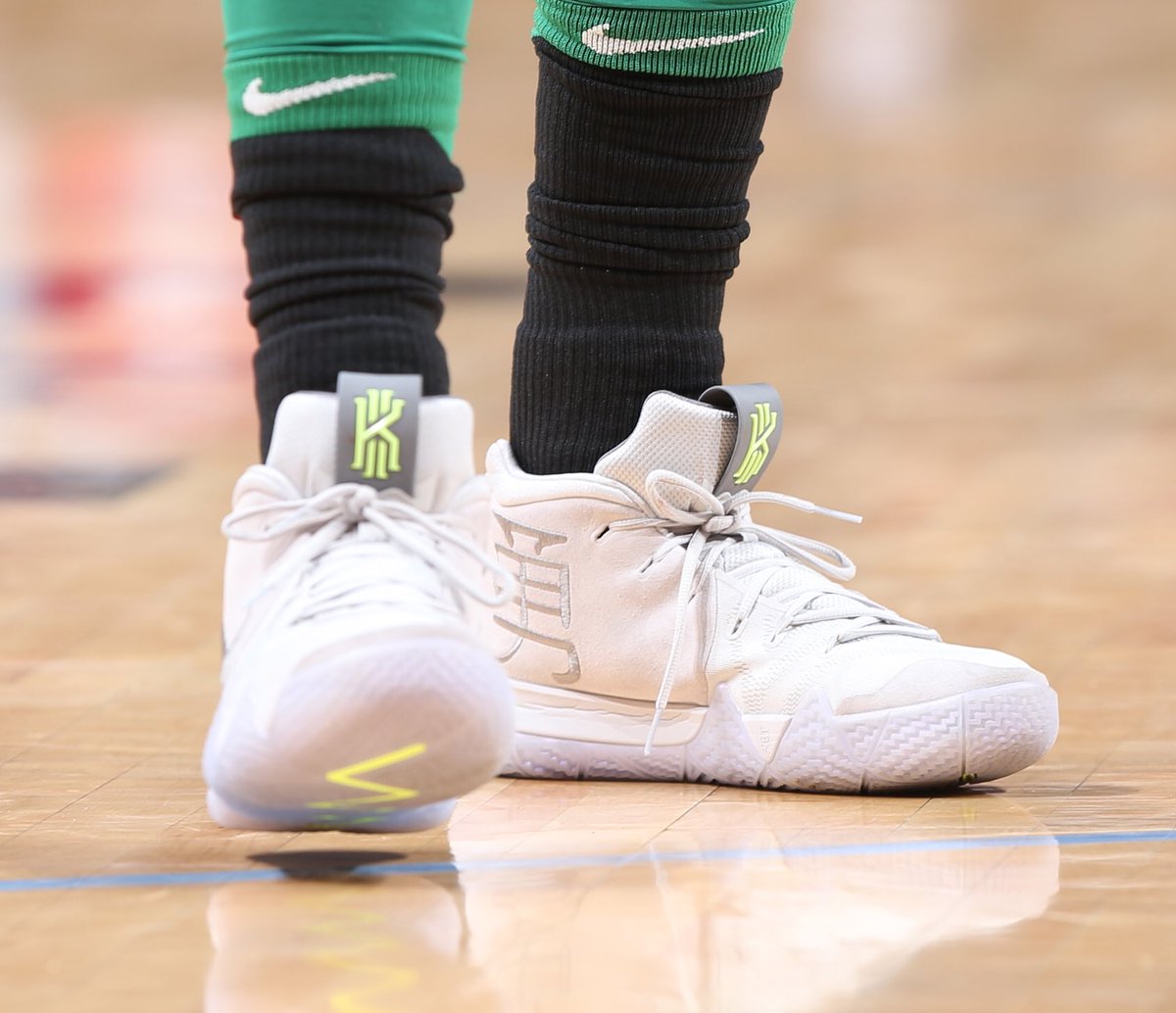 kyrie 4 x off white