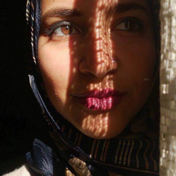 B_____M8's tweet photo. لعينيك التي تقرا بصمت الآن 
الف قبله وسلام 
.
.
.
.
فديت عيونك 
#غاليتي 💛 https://t.co/4HjilRGEq1