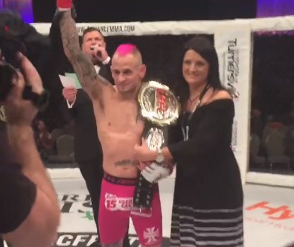 MyMMANews's tweet photo. #CFFC69 - @Srock125 does it again. #UFC #SignShortyRock
https://t.co/X0Q0t5EX1o https://t.co/oKeeZP19Au