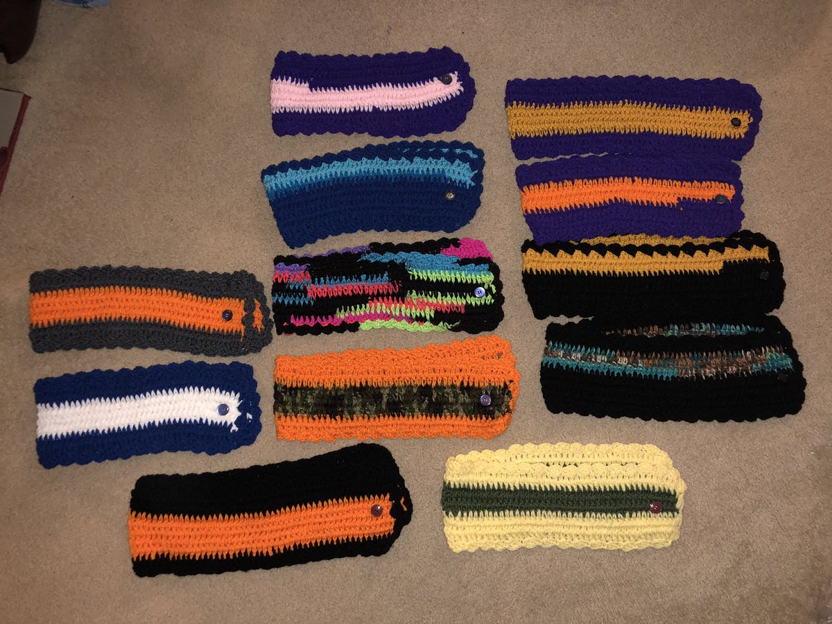 xprettypisces's tweet photo. Hey guys, this is my grandma at her arts &amp; crafts show today. She used to love doing these shows &amp; selling her handmade things but ever since Trump has been elected &amp; all these racist have been out people just walk by her table &amp; talk shit thinking she doesn’t know english -_- https://t.co/zcc2egm5LL