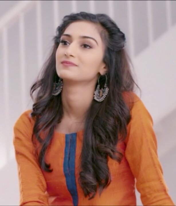 _anuuu007_'s tweet photo. BestDebutantOf 2016
#KRPKAB 1stShow
&WhtADebut 🙌👏
#CutieBeauty😍
#GirlCrushForEverr
#DrSonakshiBose #DrBose #MsKhargosh #MrsDixit #DevAkshi
MissU😢😭😭
Way2Go @IamEJF 👍👏
1RT=1Vote
I Vote #EricaFernandes For
#KuchRangPyarKeAiseBhi For #TVPersonality2017
@SabrasRadio @BizAsia https://t.co/TQDAAM6plP