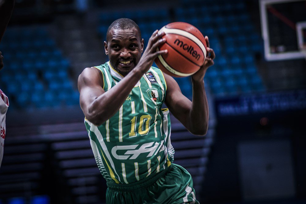 mdodesporto's tweet photo. Ferroviário da Beira perdeu ontem no fecho da fase de grupos da #FIBAACC por 86-67 diante do Sport Libolo e Benfica mas garantiu uma vaga nos quartos-de-final da prova. https://t.co/emMLwR3Lsg