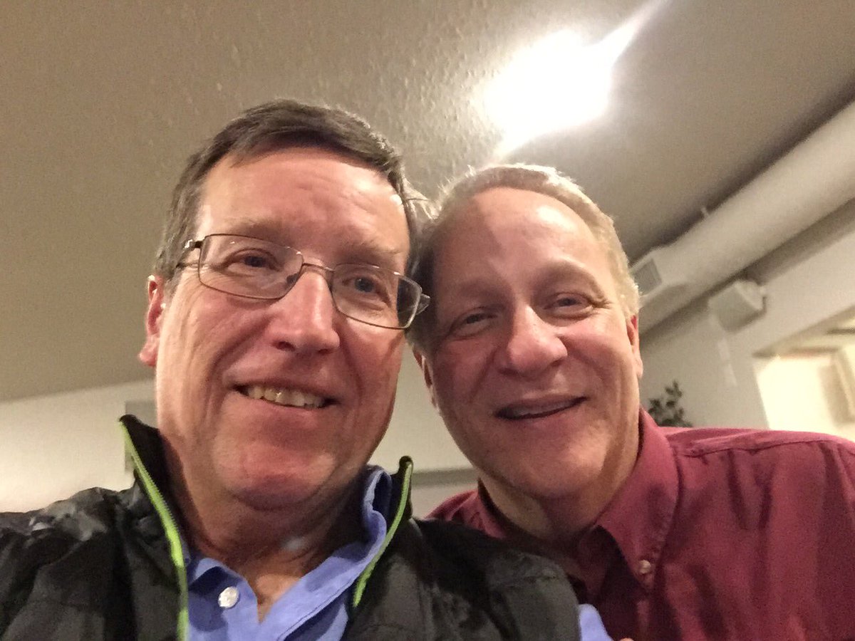 The 30-year <a href="/Leth_Herald/">Lethbridge Herald</a> club. Bruce Friesen and I. Thanks @NKuhlHerald for the kind words. Now to get in my 20K steps!