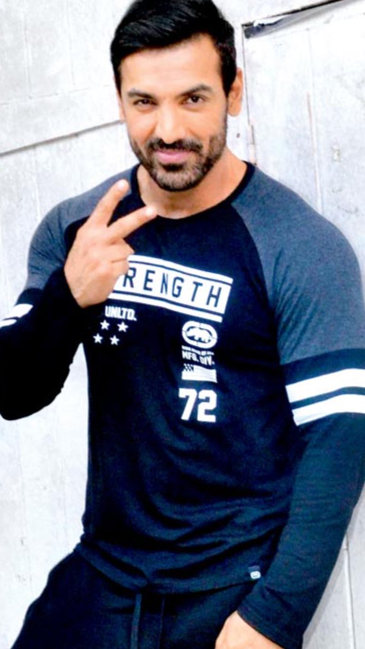 Happy Birthday to the most healthy and dashing actor of the industry John Abraham.. 