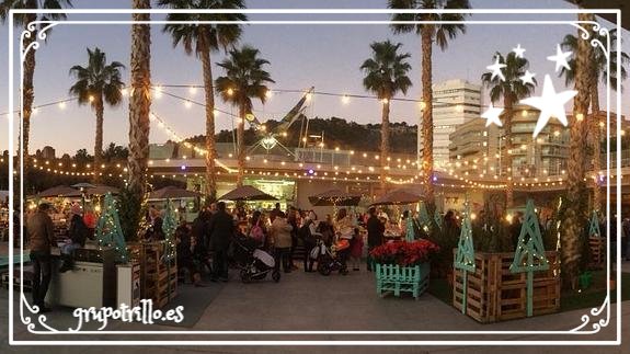 trillomalaga's tweet photo. La propuesta hoy: Paseo por #Málaga, almuerzo en nuestro restaurante y visita al Mercadillo Navideño en Muelle Uno hasta el 7 de enero con todo tipo de productos navideños, comida, artesanía, ropa, regalos... Disfruta con nosotros de la #NavidadEnMálaga https://t.co/DYCaLsTCfo