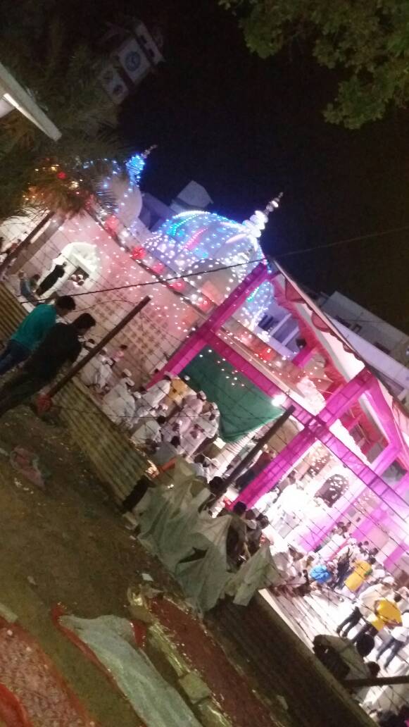 PiranaDargah's tweet photo. Imam shah bawa ki shan me manqabat by Mubin Ashrafi 
At @Pirana_Dargah  #PiranaDargah #Satpanth #Imamshahbawa #Imamuddin #Kufreshikan #Imamshah https://t.co/NMYB7mzR2o https://t.co/3PDYKf2Evc