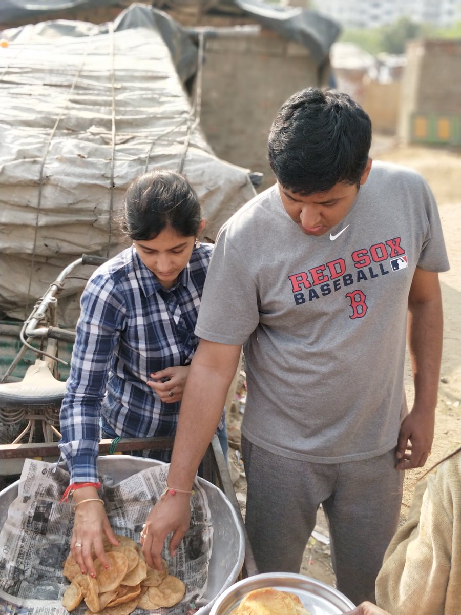 anishcshahh's tweet photo. Sunday morning #activities
Distributed #chholepuri #sweet
Thank you for taking this great opportunity to #Tapanbhai &amp; family. https://t.co/OfswT3twGP